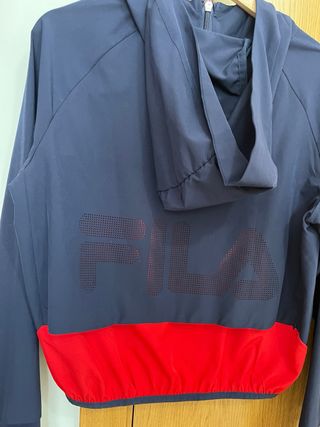 Cortavientos Fila azul y rojo Talla M