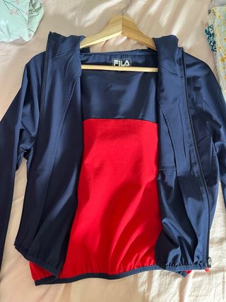 Cortavientos Fila azul y rojo Talla M