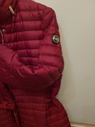 Chaqueta acolchada Michael Kors roja