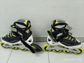 Patines infantiles negro, blanco y verde