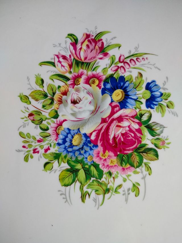Bandeja de porcelana con flores