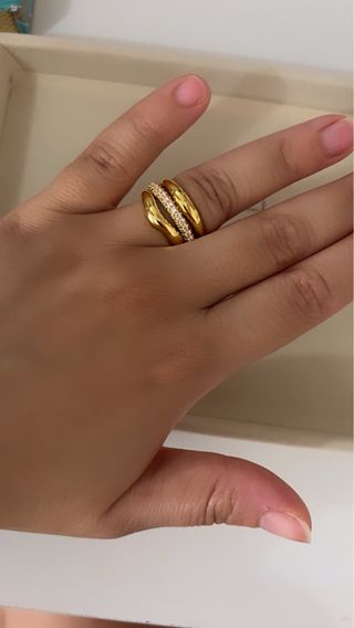 Anillo dorado con circonitas plata 925