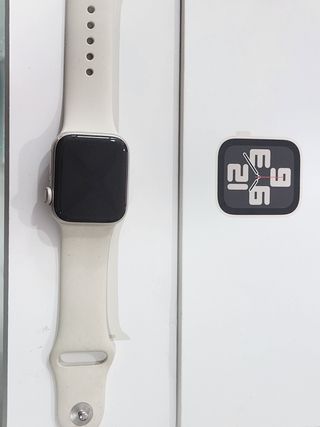 Smartwatch beige e argento