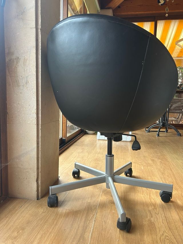 Silla de oficina Ikea con ruedas