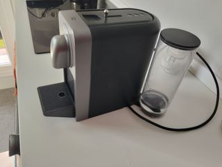 Cafetera Nespresso como nueva