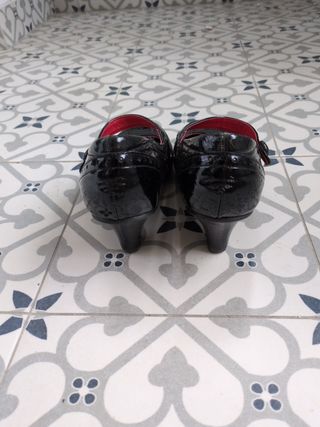 Zapato charol tacón negro talla 37