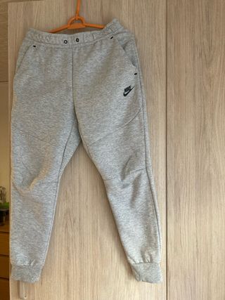 Pantalón chándal Nike gris