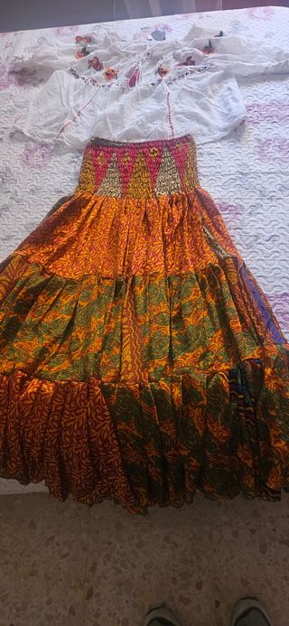 Traje Flamenca y Falda Rociera Rojo/Blanco