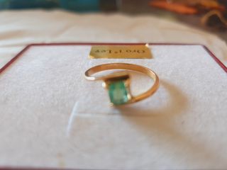 Anillo Oro 18k con Esmeralda Talla Rectangular