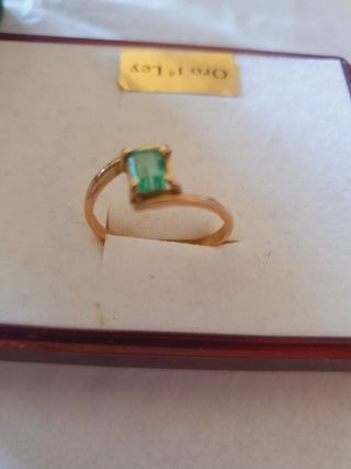 Anillo Oro 18k con Esmeralda Talla Rectangular