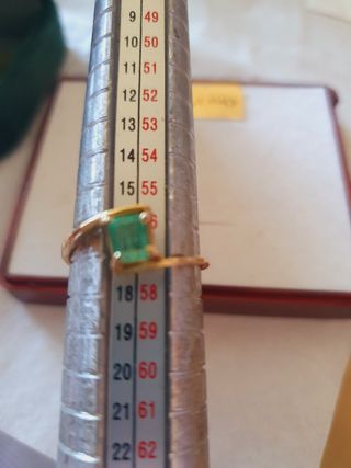 Anillo Oro 18k con Esmeralda Talla Rectangular