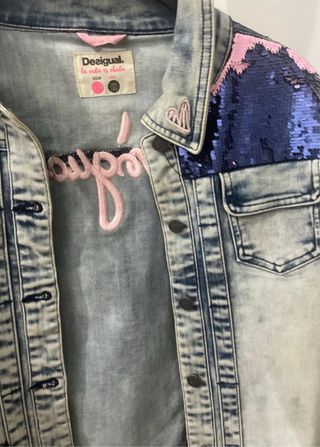 Cazadora Desigual vaquera con parches