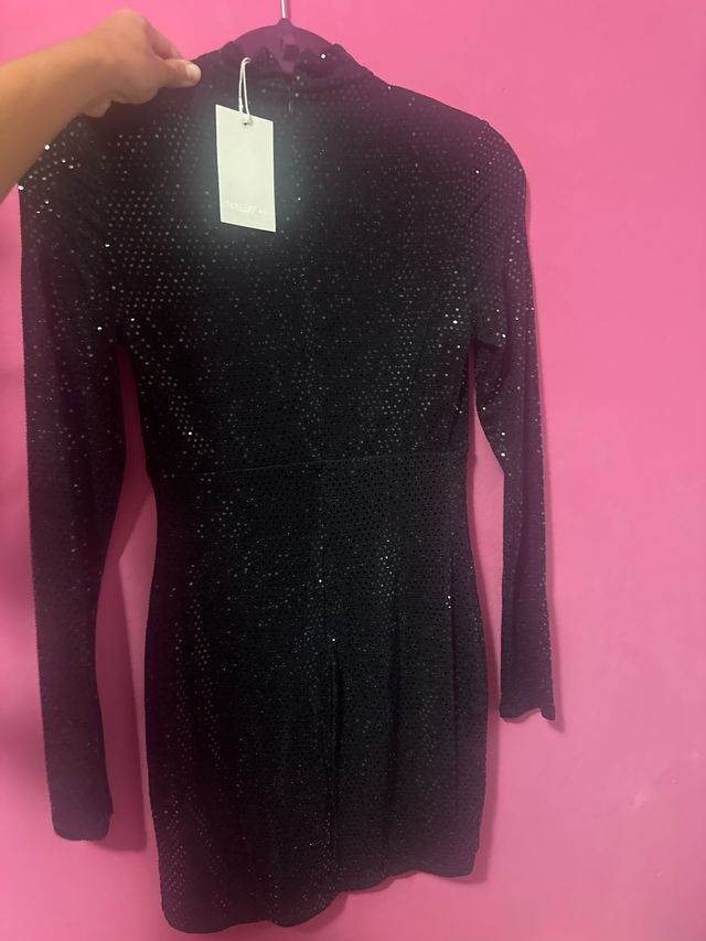 Vestido de fiesta negro con brillos
