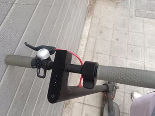 Patinete eléctrico gris