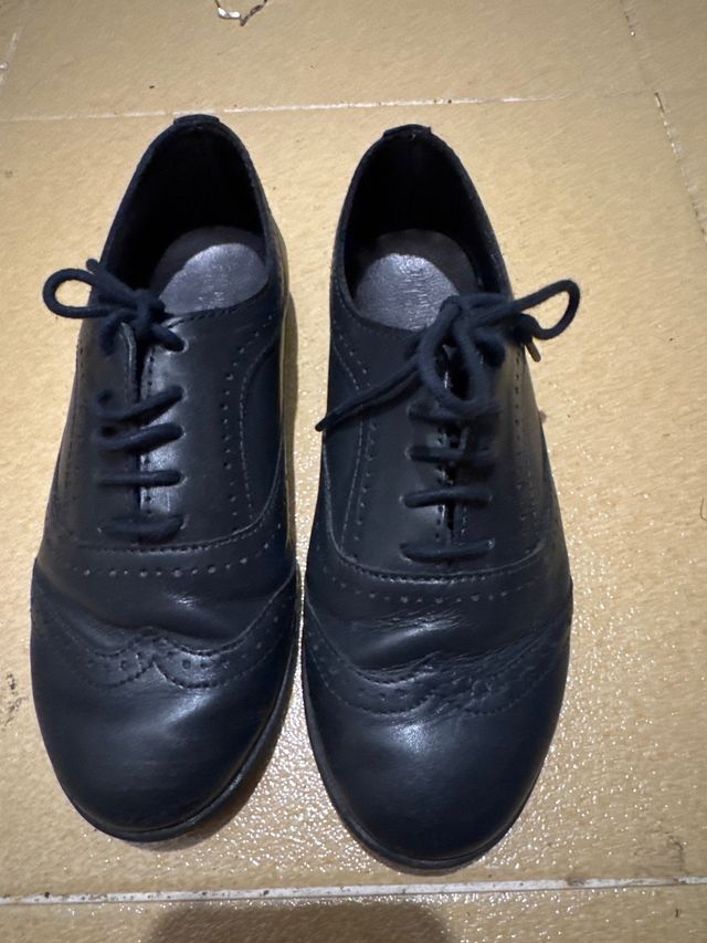 Zapatos niña piel (Zara)