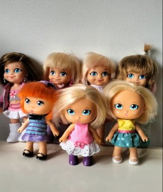 7 Muñecas Barriguitas siempre juntas.
