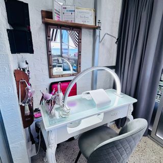 Uñas acrílicas_Semi_Decoración
