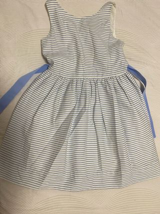 Vestido de rayas azul y blanco
En la etiqueta 12