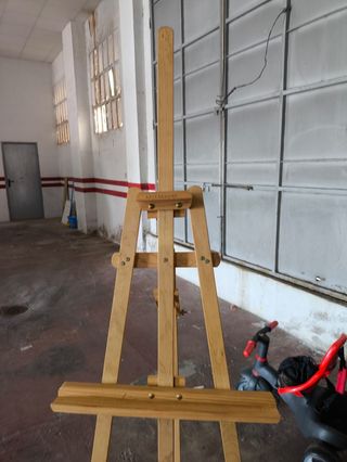Caballete de madera para pintar