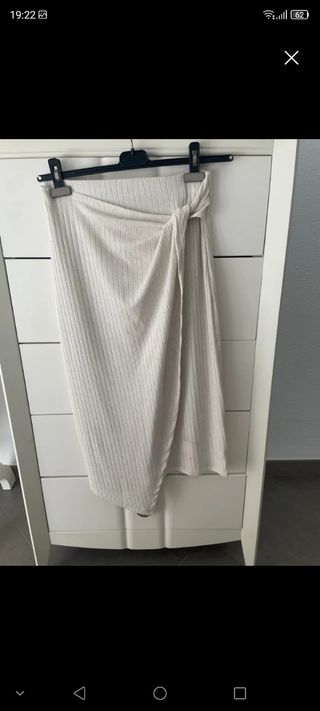 Falda punto asimétrica Stradivarius beige Talla ún