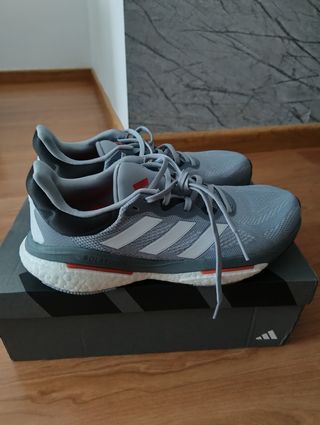 Zapatillas Adidas Solarglide Grises y Blancas