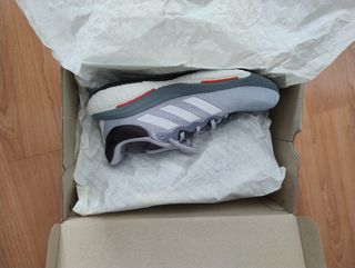 Zapatillas Adidas Solarglide Grises y Blancas