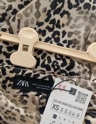 Pantalón Zara Animal Print Talla XS