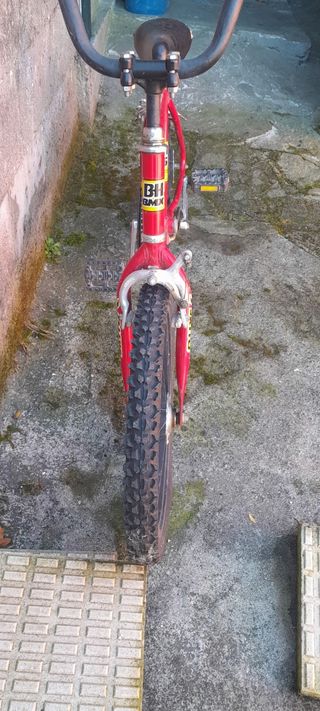 Bicicleta BMX BH MAG Roja