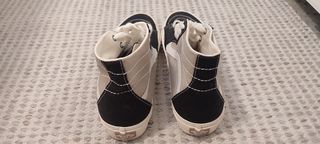 Zapatillas Vans Altas Beige y Negro