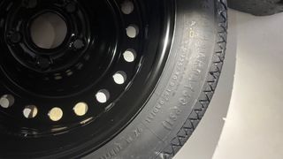 Rueda de repuesto Continental nueva y kit completo