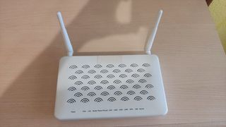 Router WiFi Blanco con Antenas