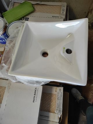 Lavabo de baño cuadrado blanco