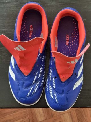 Botas fútbol multitacos Adidas Predator, talla 36