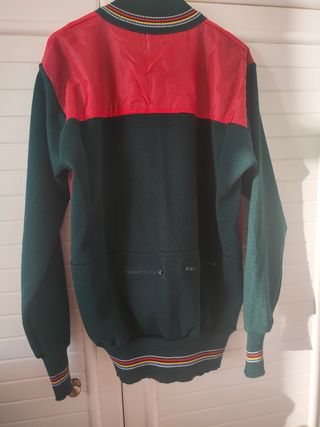 Giacca sportiva lana 80%
verde e rossa