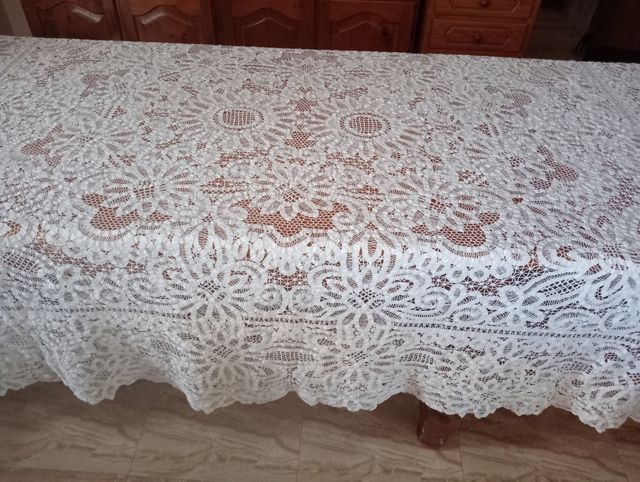 Mantelería encaje francés hecho a mano 12 servill