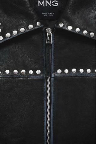 Chaqueta de Piel Negra con Tachuelas