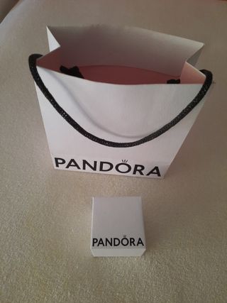 Bolsa y caja Pandora blanca