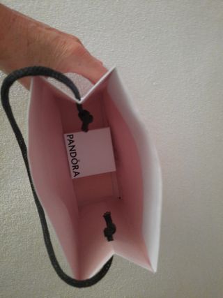 Bolsa y caja Pandora blanca