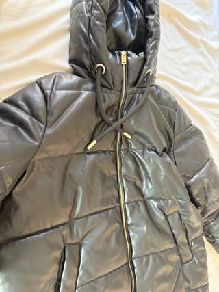 Chaqueta acolchada efecto piel Zara 