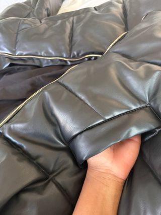 Chaqueta acolchada efecto piel Zara 