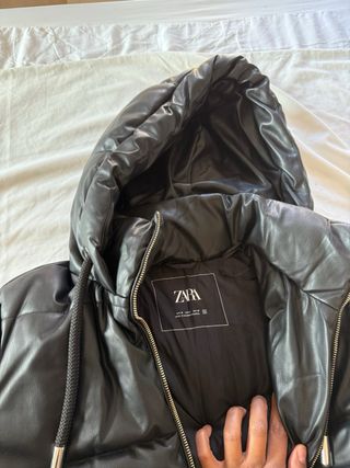 Chaqueta acolchada efecto piel Zara 