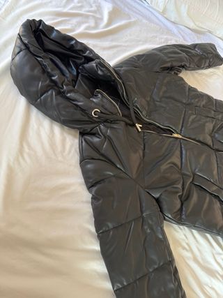 Chaqueta acolchada efecto piel Zara 