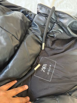 Chaqueta acolchada efecto piel Zara 