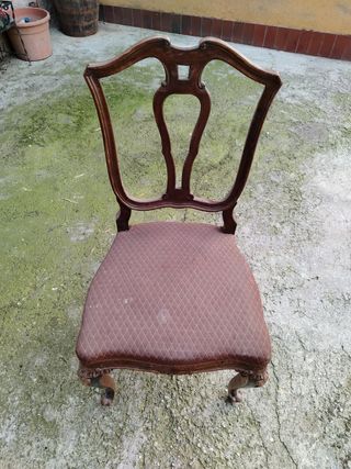 N. 7 Sedie imbottite in legno marrone