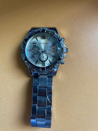 Reloj plateado para hombre geneva