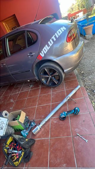 Tubo de escape para coche