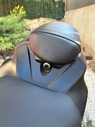 Suzuki GSX-S125 gris y roja