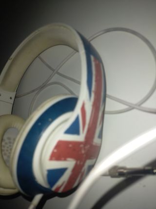 Cuffie bianche e blu