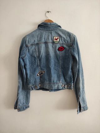 Cazadora vaquera Pull&Bear con parches
