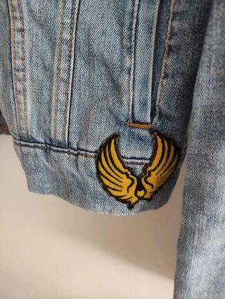 Cazadora vaquera Pull&Bear con parches